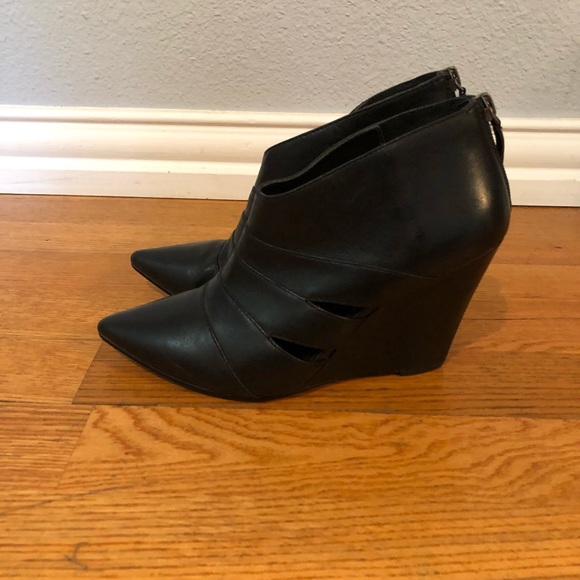 Trouve Black Leather Cutout Wedge Ankle Bootie GUC - Picture 4 of 7